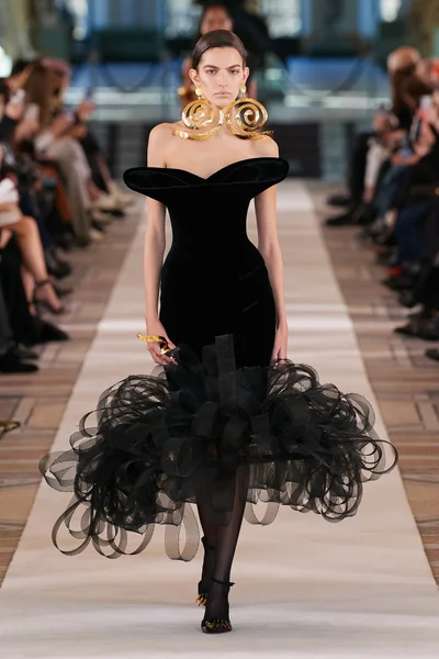 Look 25